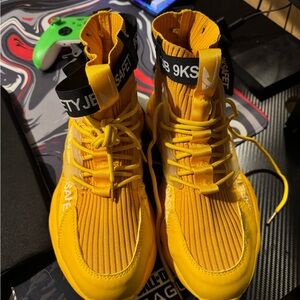 Vibrant Yellow High-Top Men's Sneakers